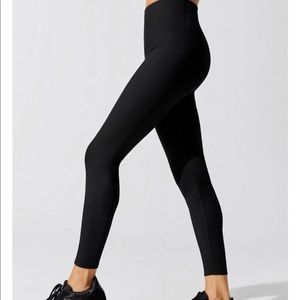 Carbon 38 black 7/8 length leggings. Size XS